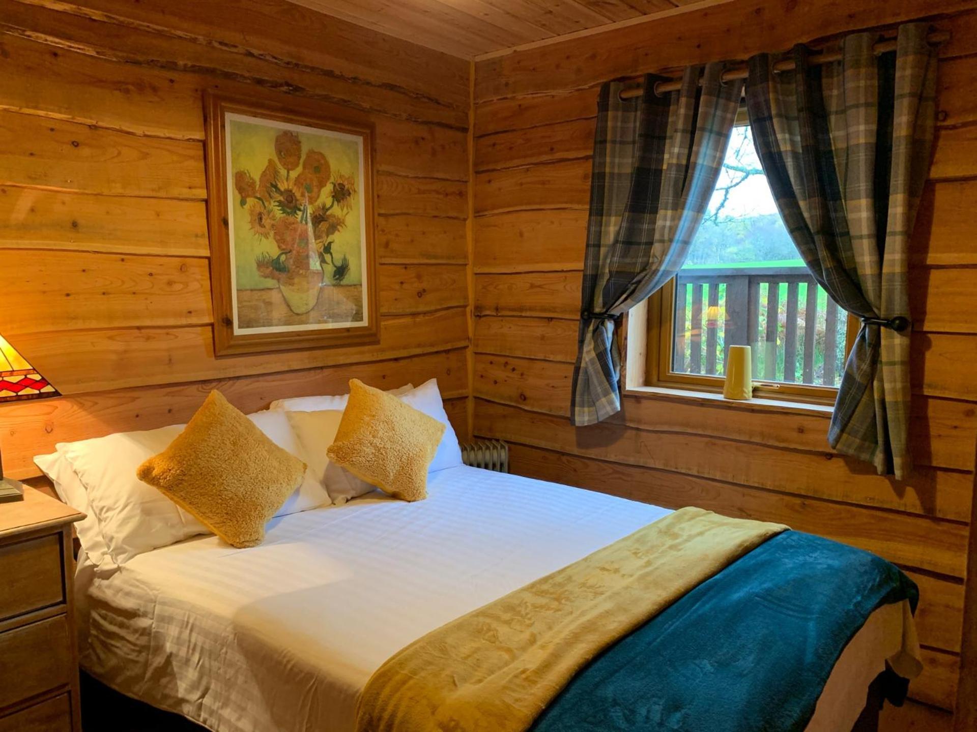 Loch Aweside Forest Cabins Dalavich 객실 사진